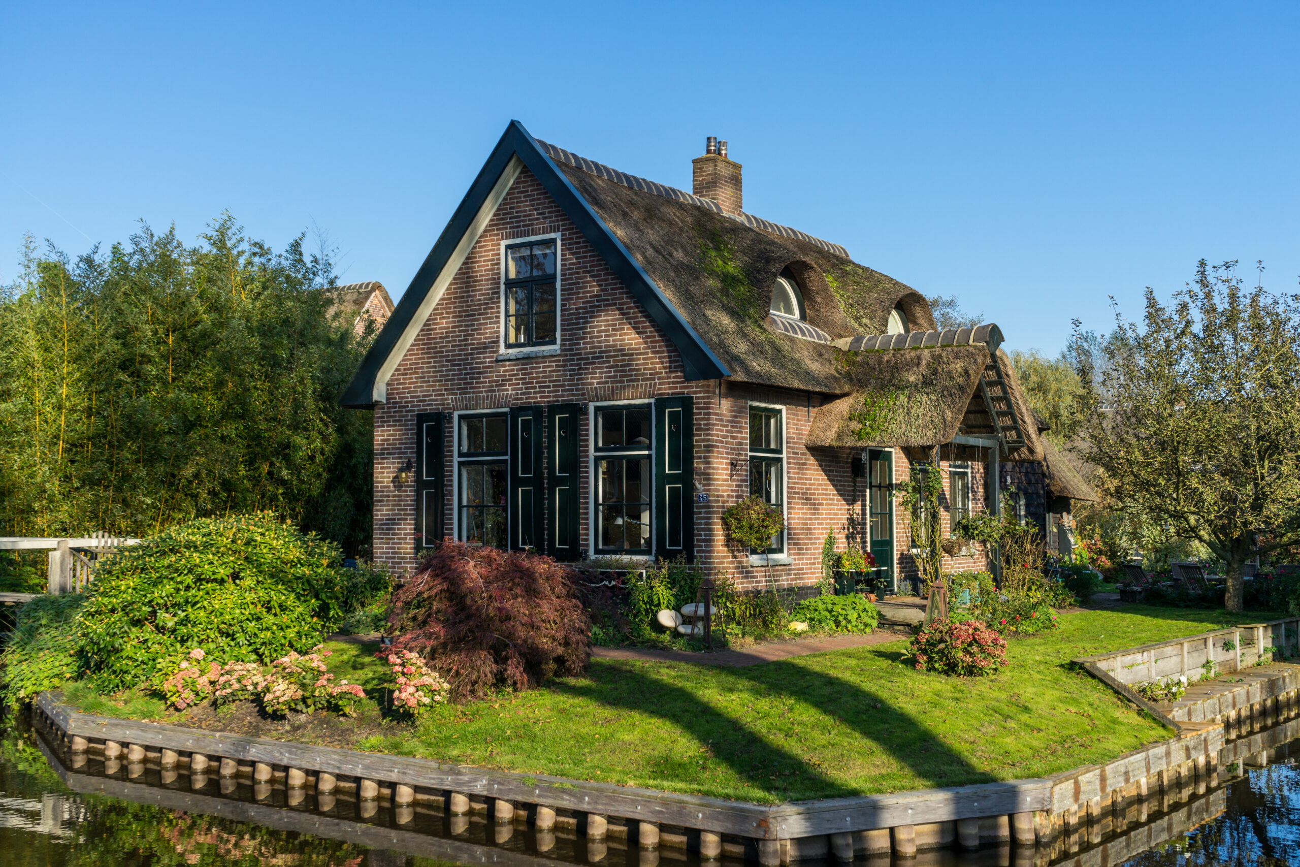 giethoorn village netherlands 2025 03 09 22 10 31 utc scaled